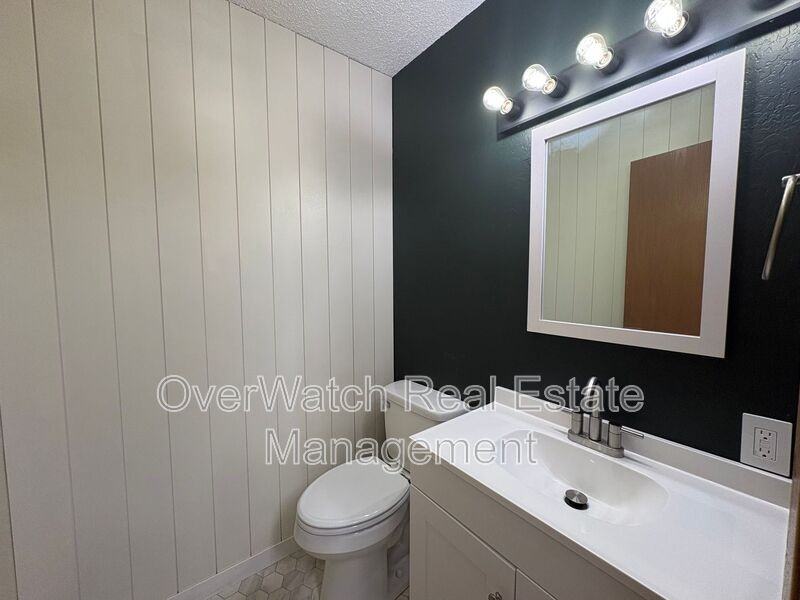 6007 E 12th Ave - Photo 5 of 35
