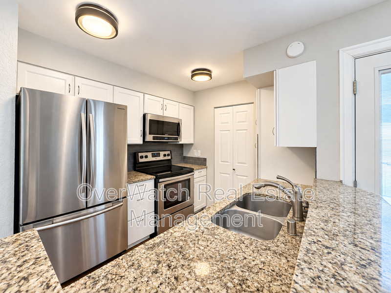 3230 Montclaire Ct #16B - Photo 4 of 25