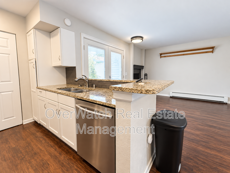 3230 Montclaire Ct #16B - Photo 5 of 25