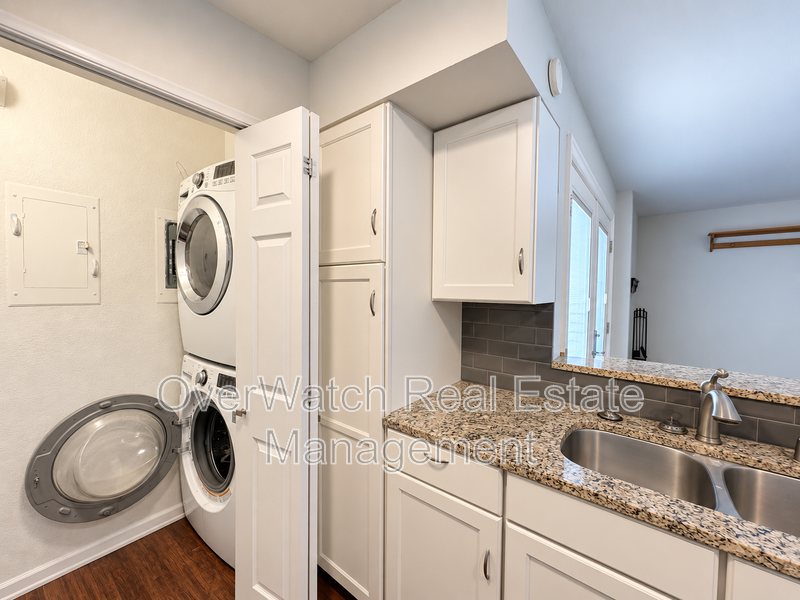 3230 Montclaire Ct #16B - Photo 6 of 25