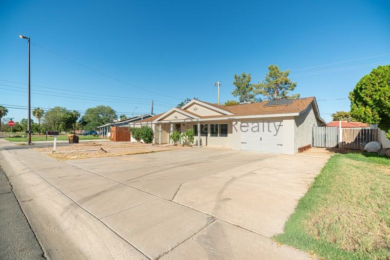 7 S Catalina St - Photo 2 of 30