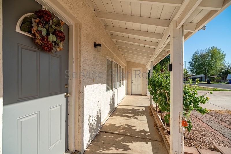 7 S Catalina St - Photo 3 of 30