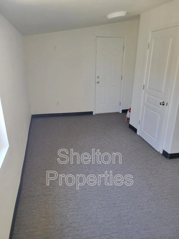 6810 S Central Ave #3 - Photo 6 of 16