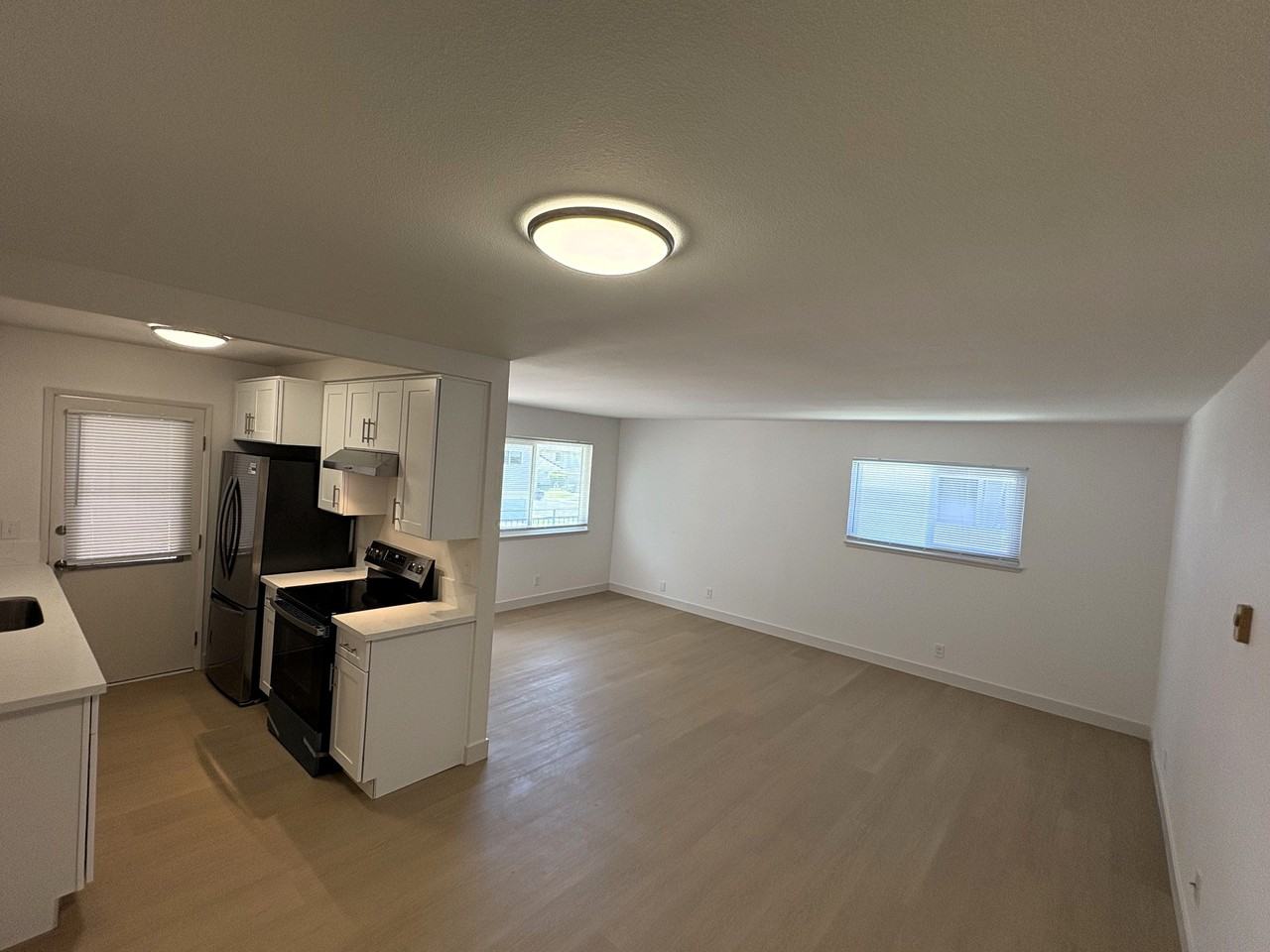 2637 Spinnaker Ave - Photo 4 of 18