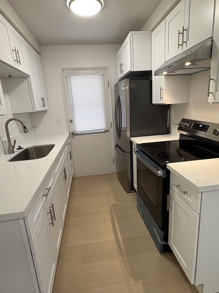 2637 Spinnaker Ave - Photo 6 of 18