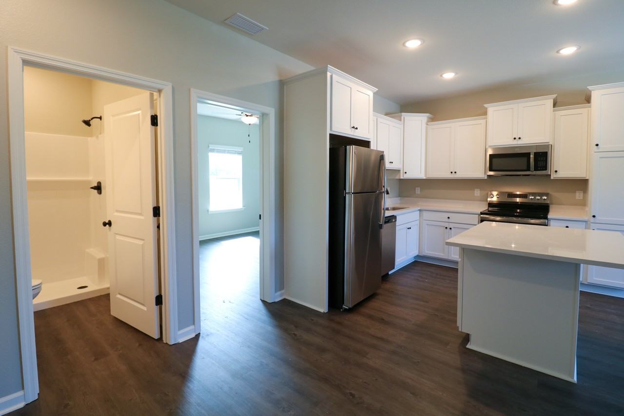 401 Hampton Lane - Photo 6 of 15