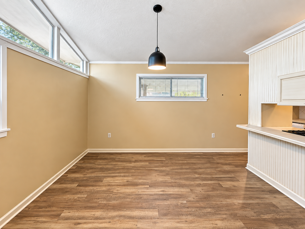306 E Cherry Dr - Photo 4 of 18
