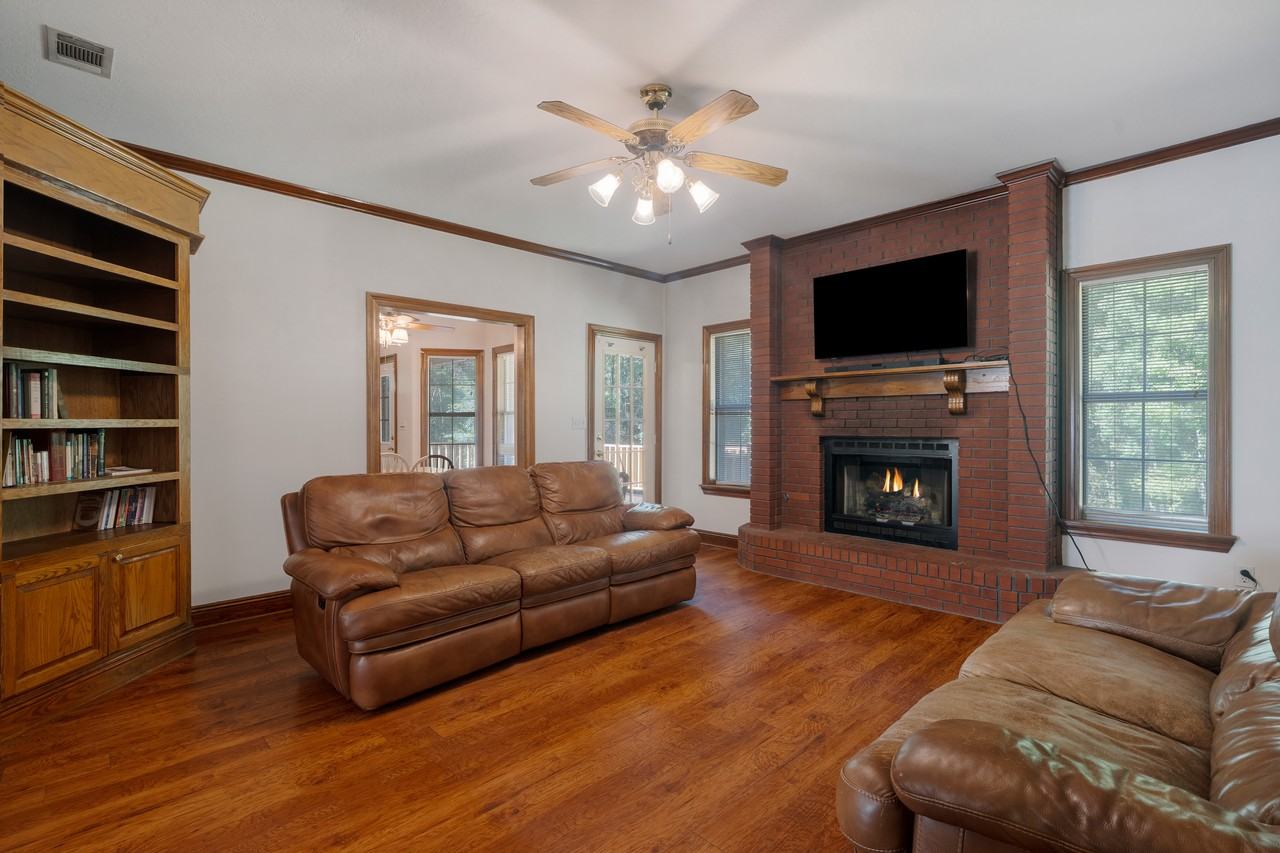 19 Suncrest Cir - Photo 6 of 29