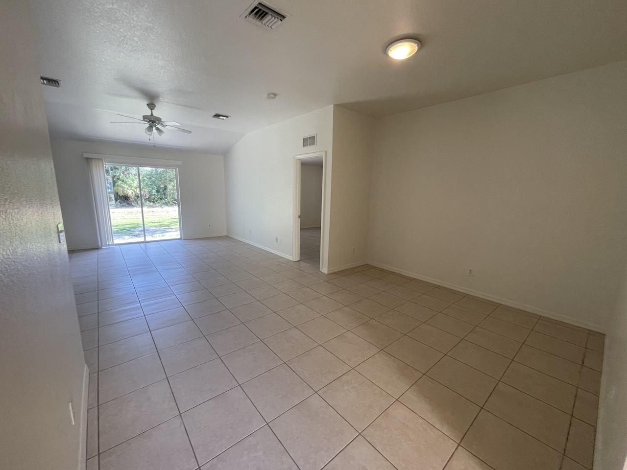 460 Windermere Dr - Photo 2 of 17