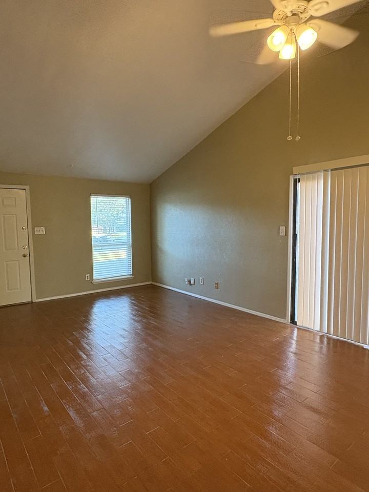 4249 Caldwell Ave - Photo 3 of 21