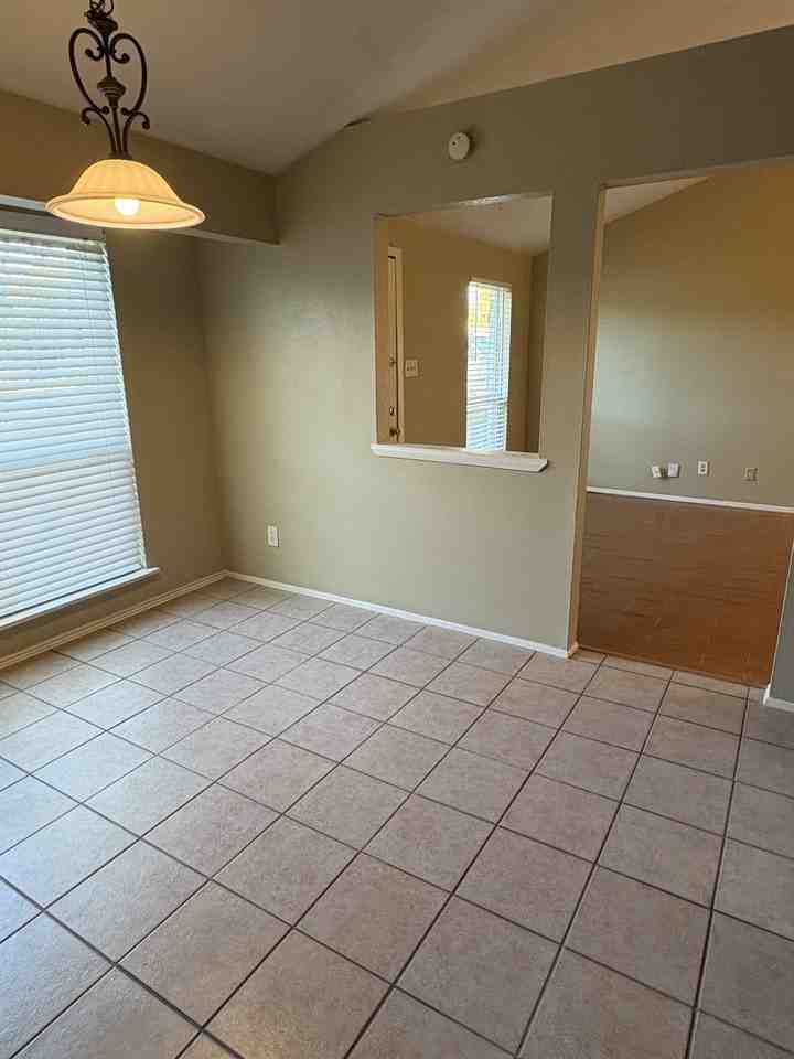 4249 Caldwell Ave - Photo 6 of 21
