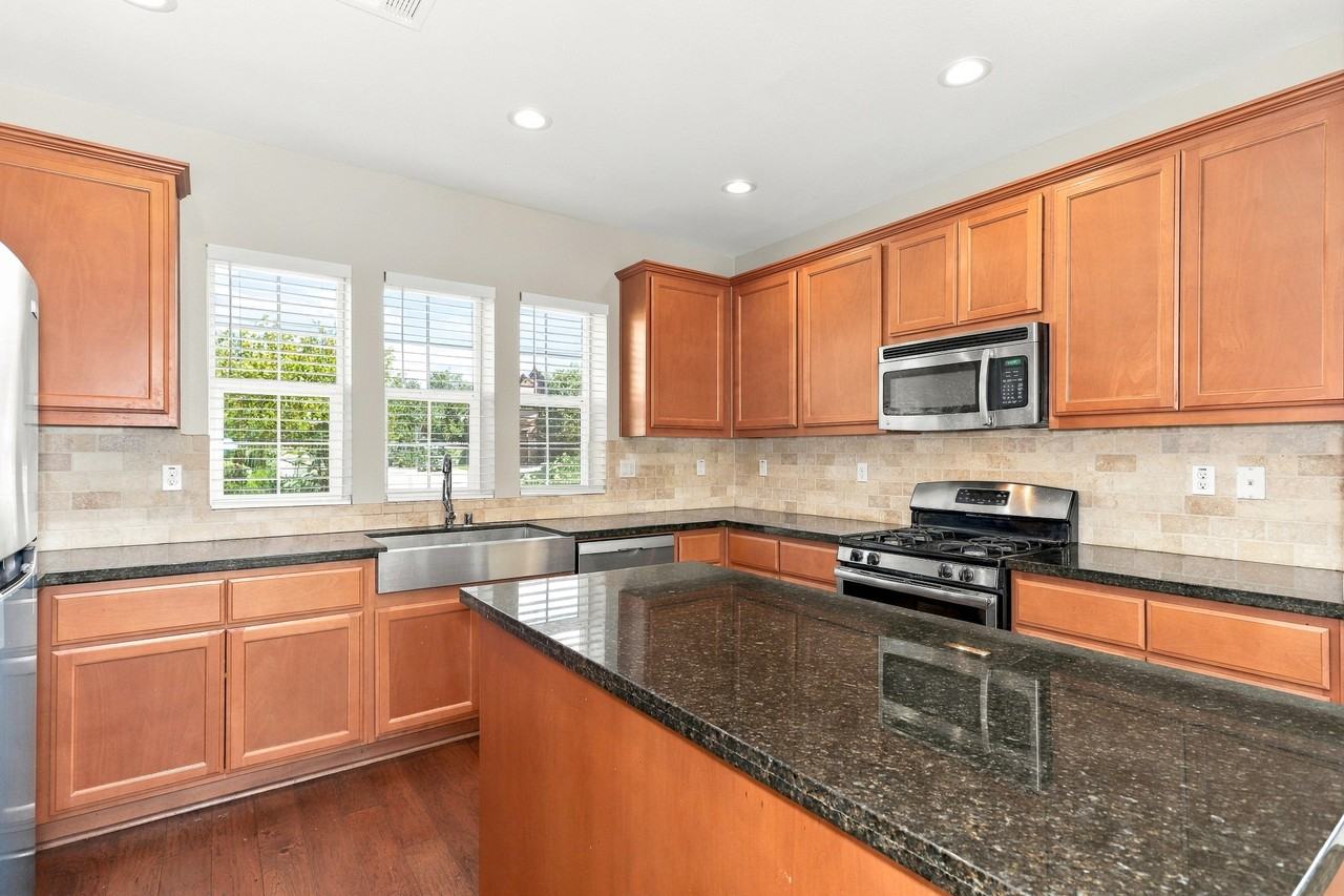 883 Blossom Rock Ln - Photo 5 of 20