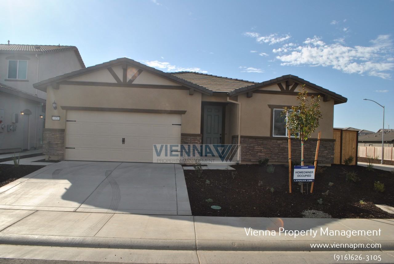 4451 Duckhawk Cir