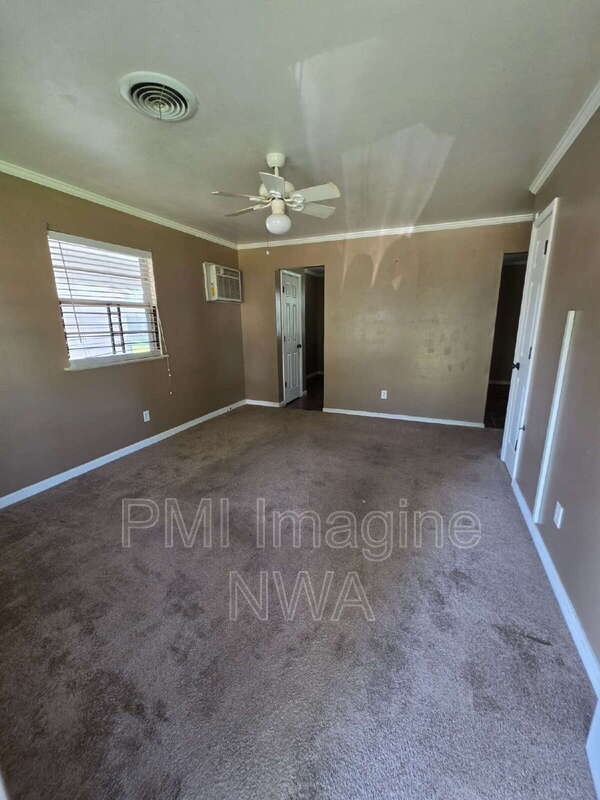 825 Mayfair Ln - Photo 2 of 17