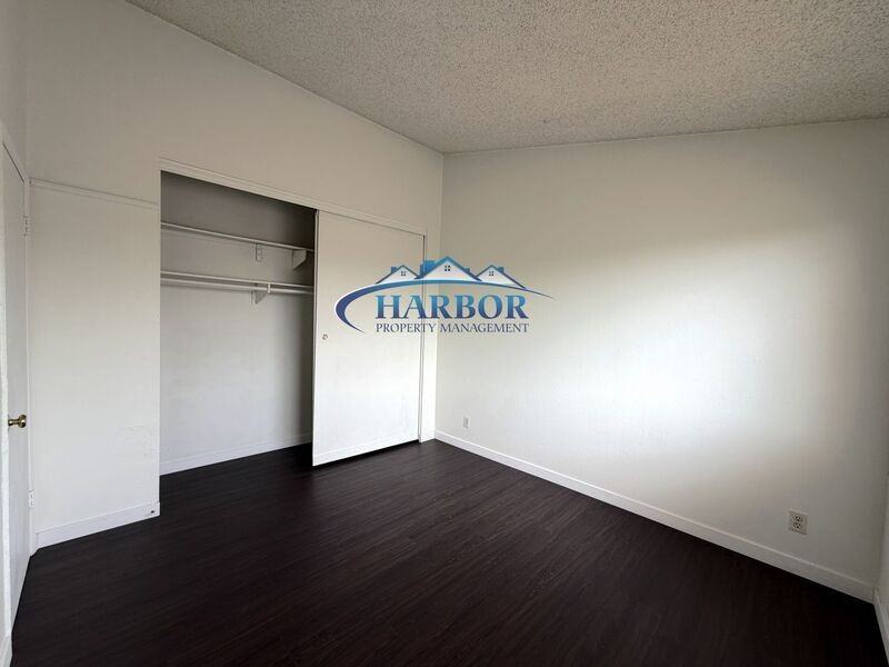 657 W 2nd St #3 - Photo 3 of 7