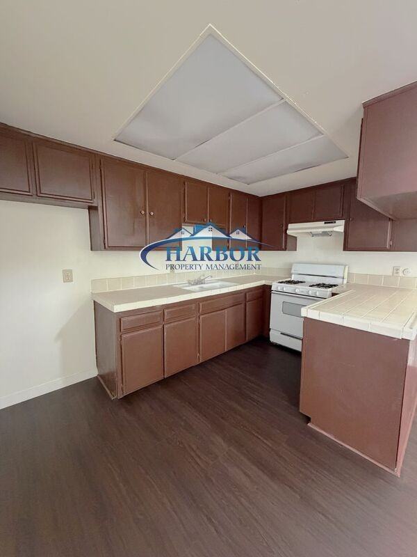 657 W 2nd St #3 - Photo 6 of 7