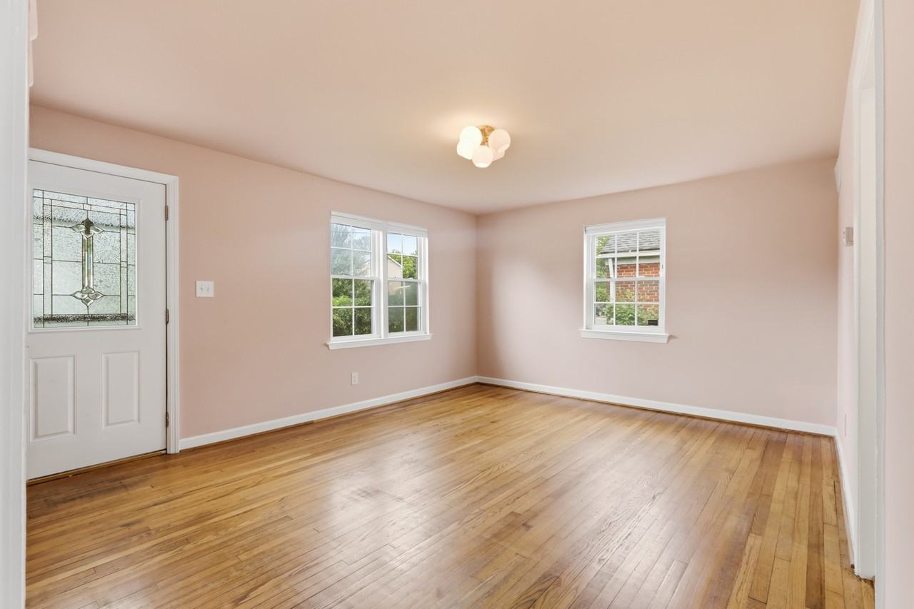 1805 S Nelson St - Photo 7 of 34