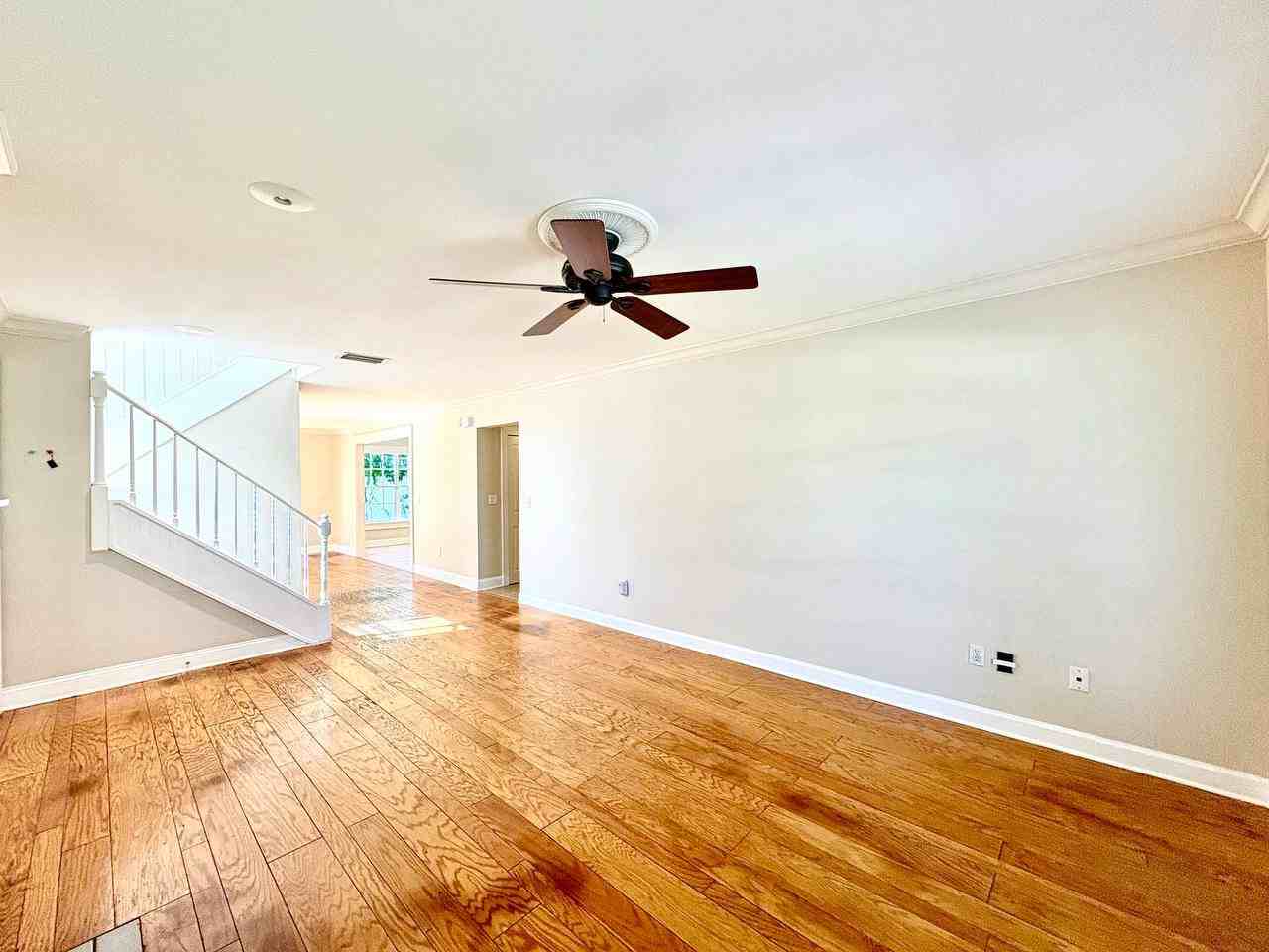2910 W Sitios St - Photo 4 of 29
