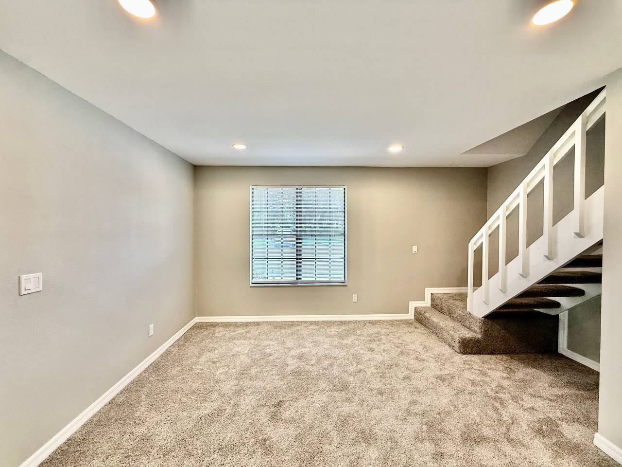 16596 Brigadoon Dr - Photo 4 of 47