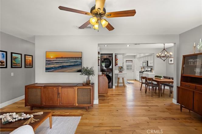 345 N Harwood St - Photo 3 of 25