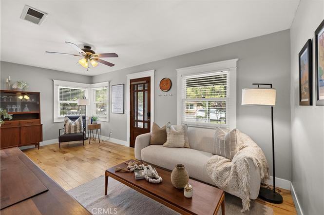 345 N Harwood St - Photo 5 of 25