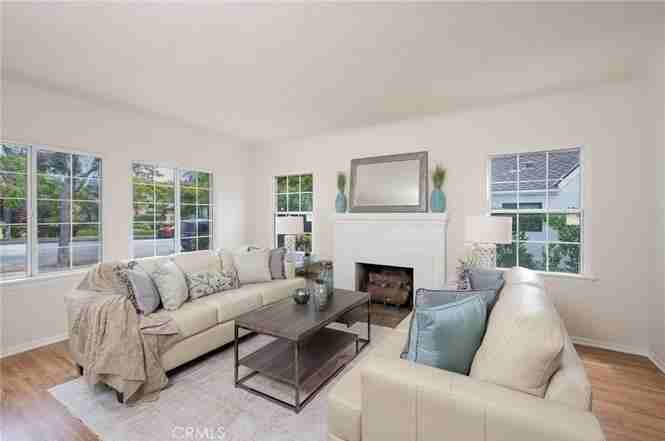 858 Harvard St - Photo 6 of 27