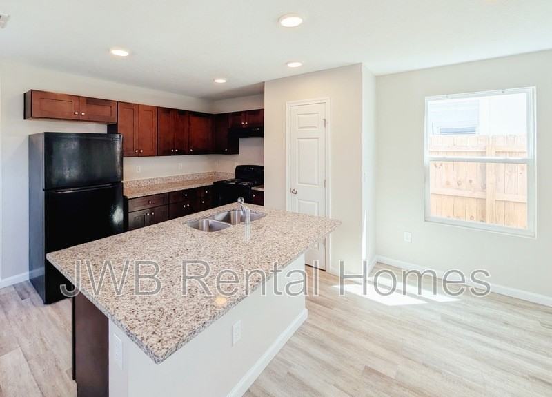 8736 Eaton Ave - Photo 2 of 17