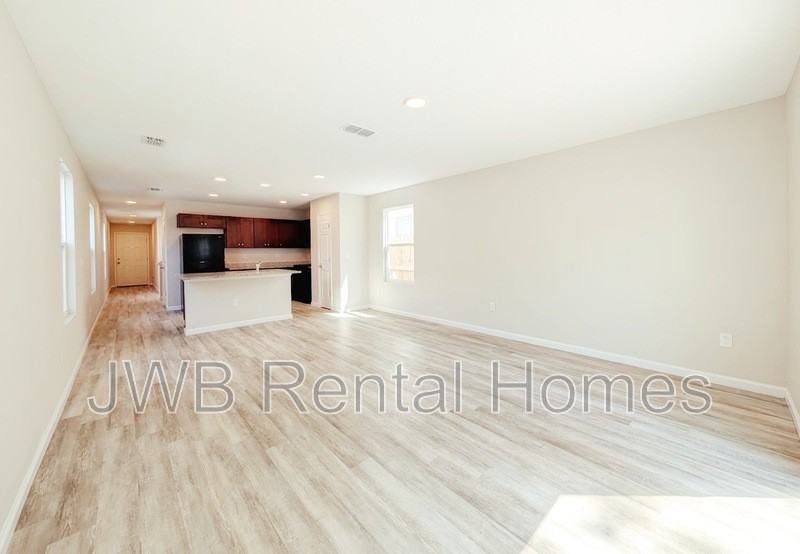 8736 Eaton Ave - Photo 4 of 17