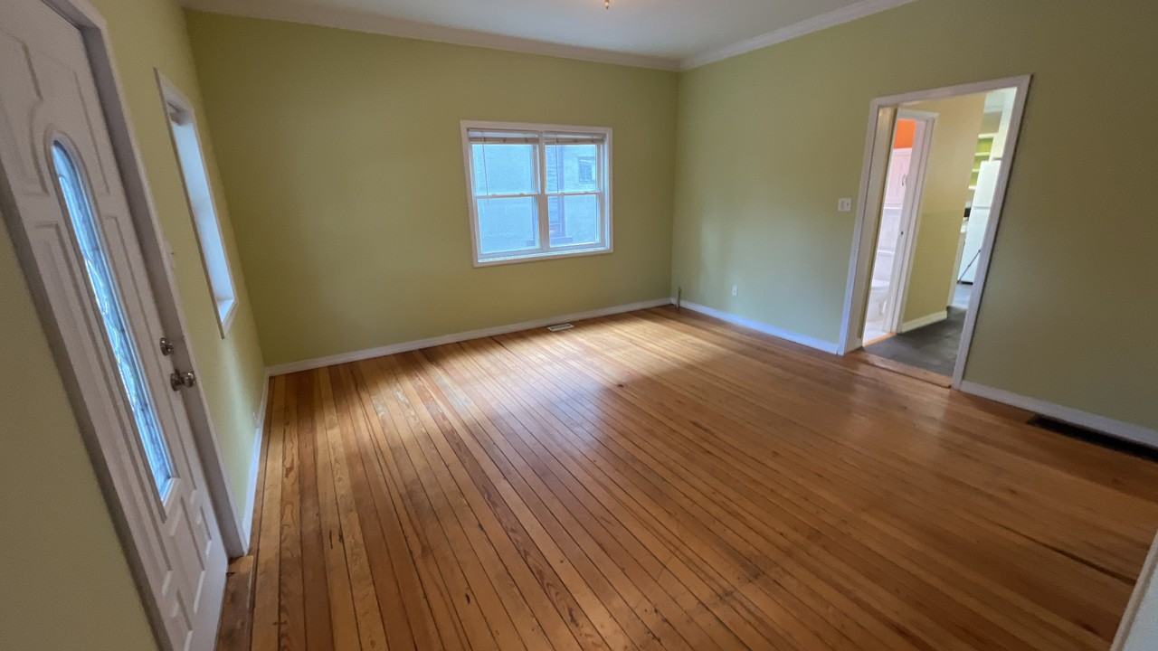 1038 Cooper Ave - Photo 2 of 12