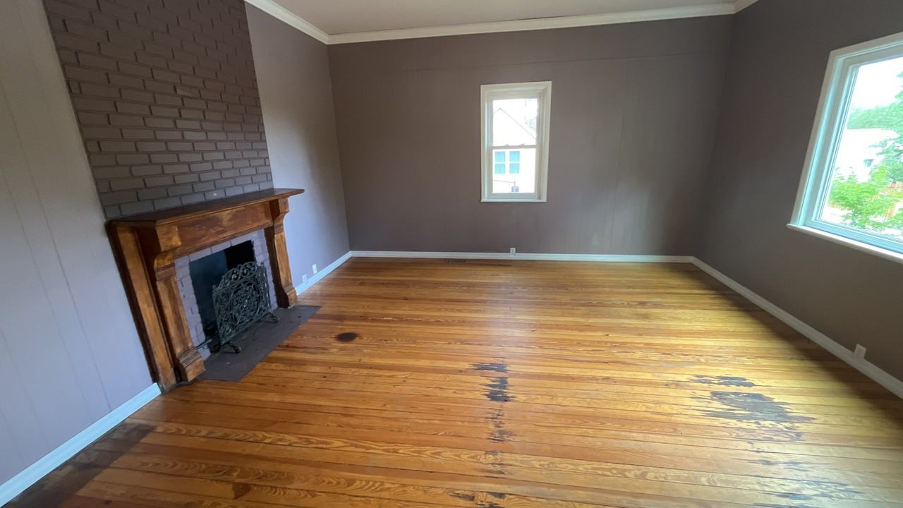 1038 Cooper Ave - Photo 3 of 12