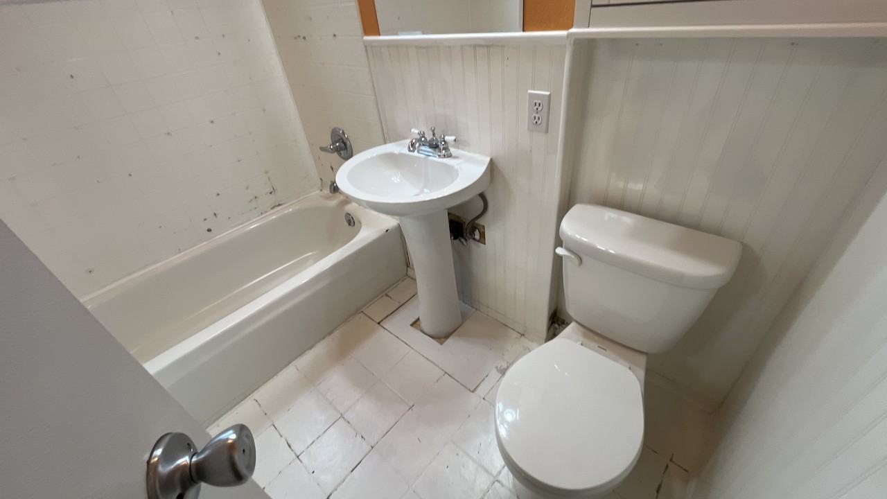 1038 Cooper Ave - Photo 6 of 12