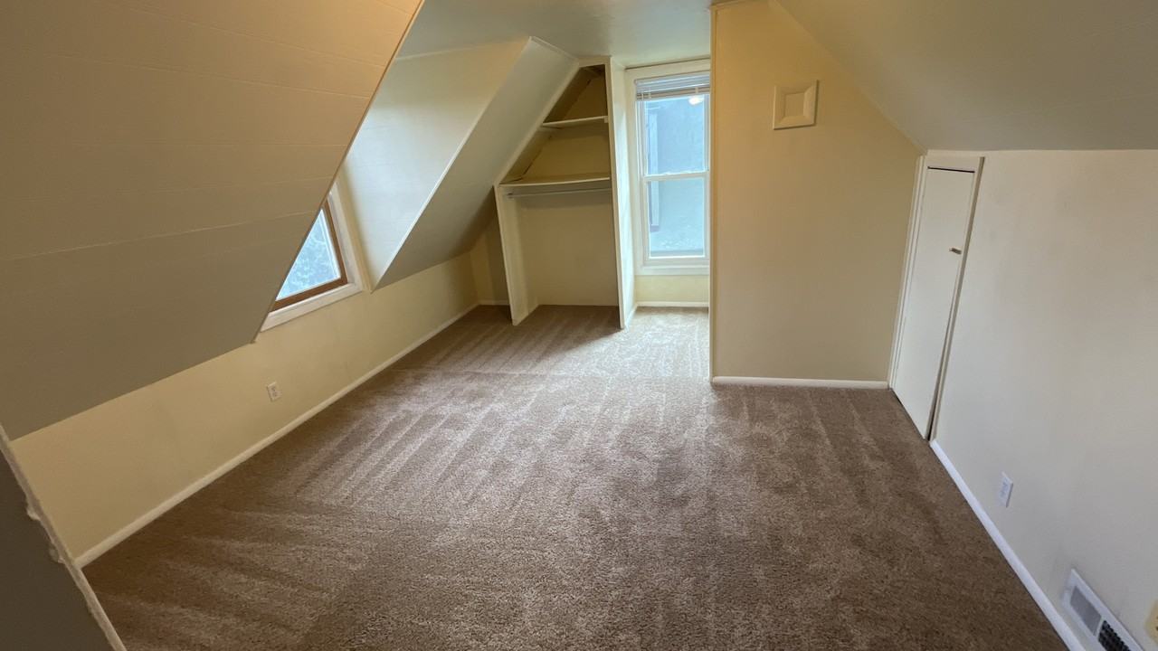 1038 Cooper Ave - Photo 7 of 12