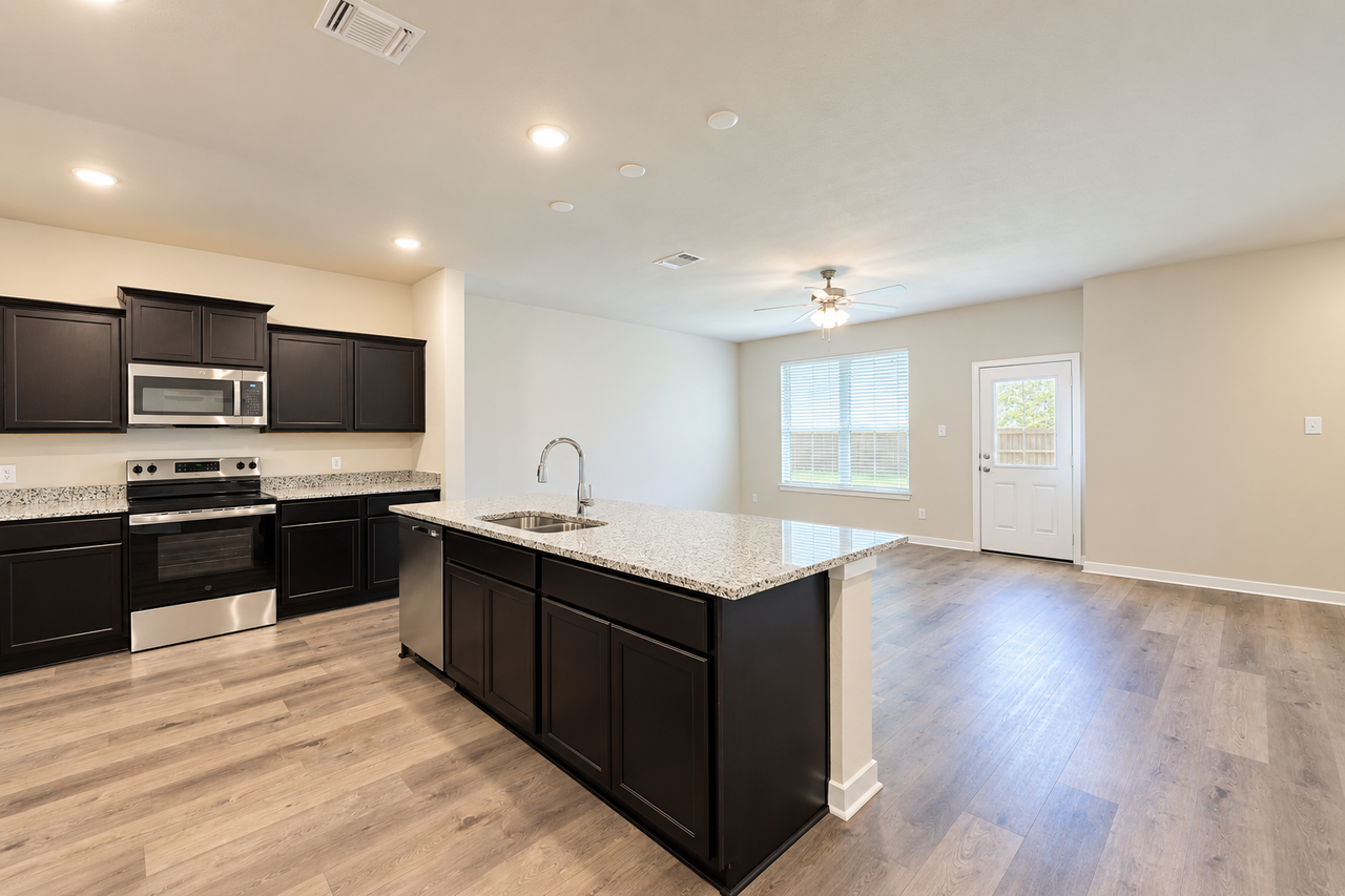 1237 Dowdy Dr - Photo 5 of 15
