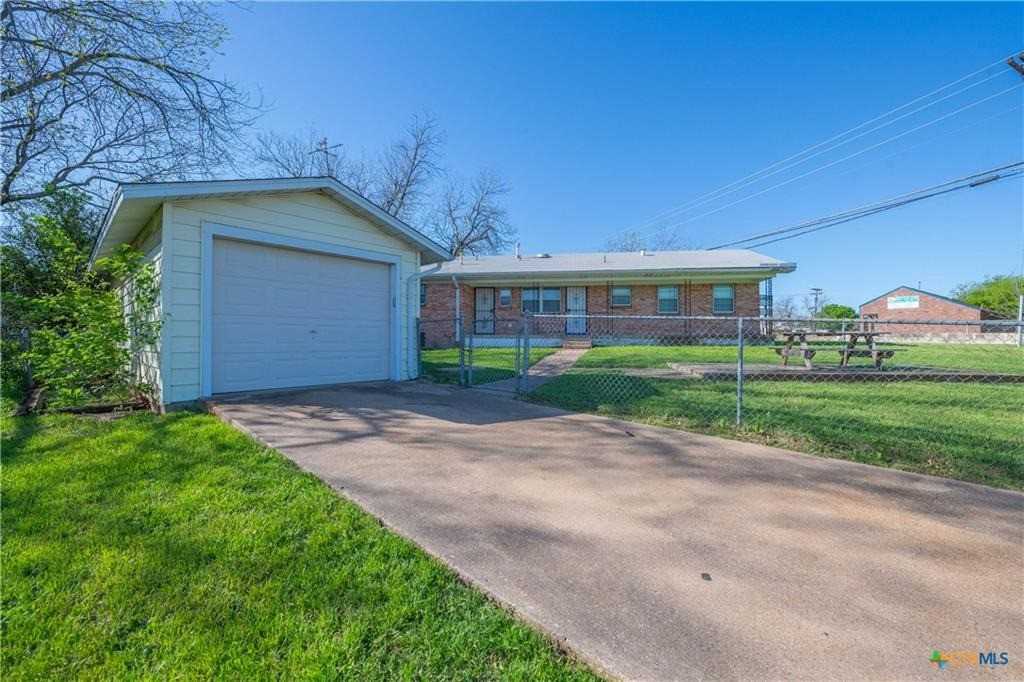 801 Terrace Dr - Photo 3 of 3
