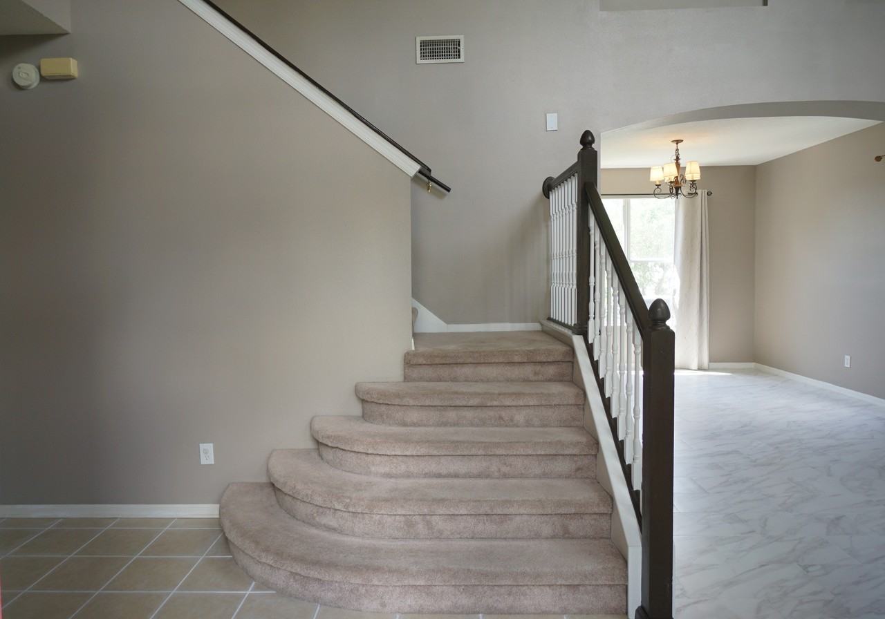 8718 Sandy Plains Dr - Photo 4 of 28
