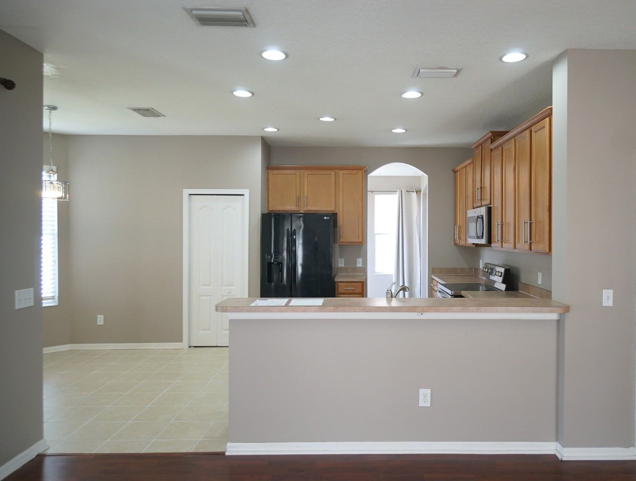 8718 Sandy Plains Dr - Photo 7 of 28