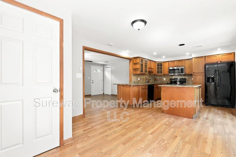 520 E Atlantic Ave - Photo 4 of 15