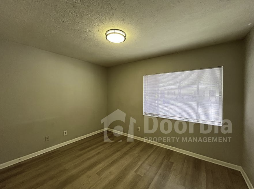 8308 Doloma Ct - Photo 6 of 13