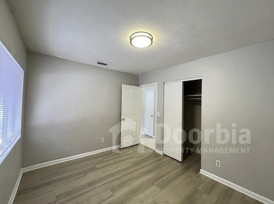 8308 Doloma Ct - Photo 7 of 13