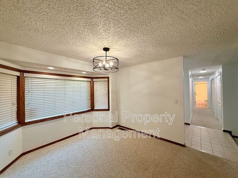 3401 Ne 124th Ave - Photo 4 of 41