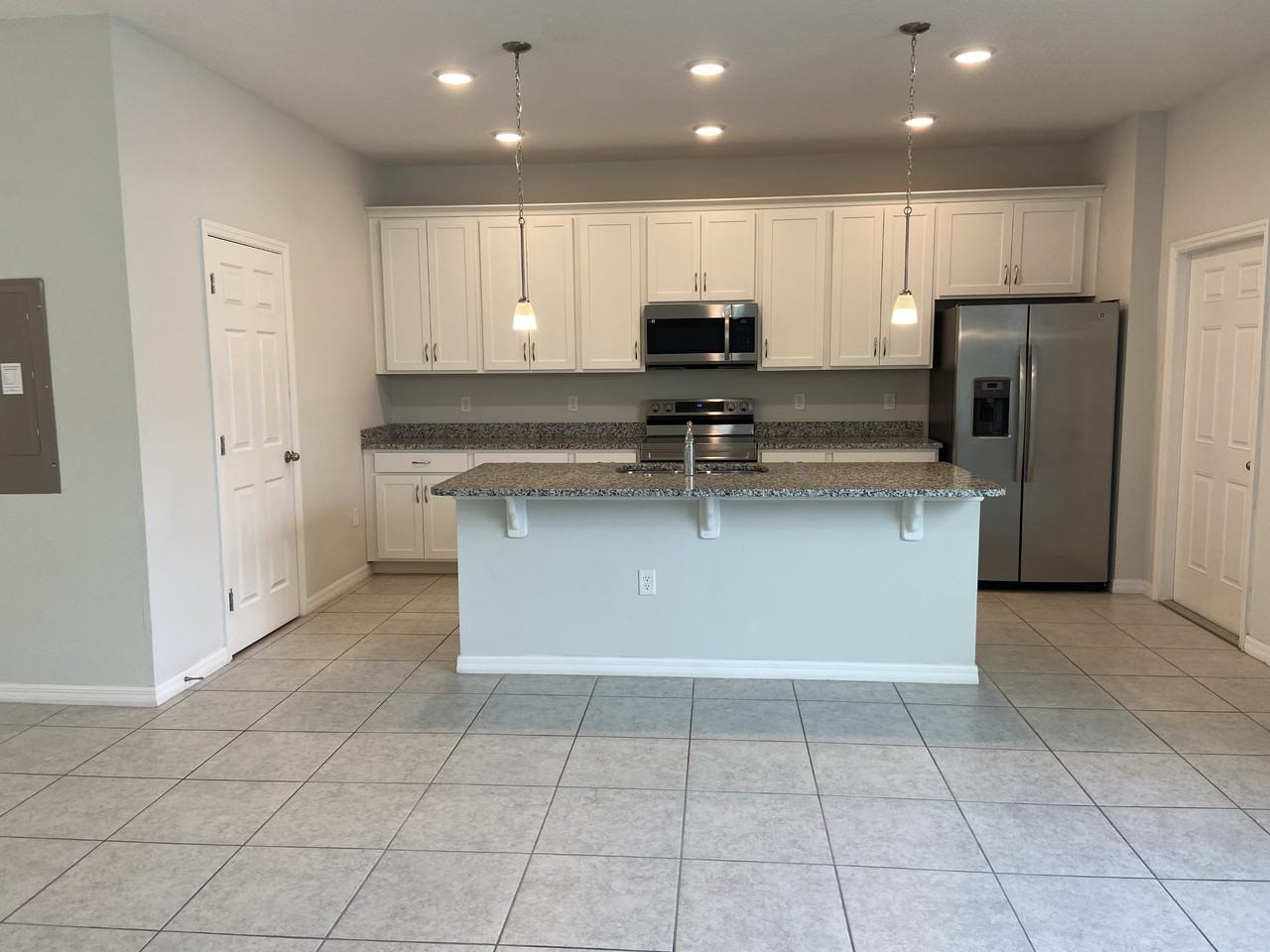 5029 Avalon Park Blvd - Photo 4 of 24