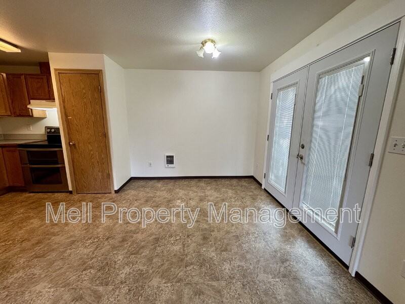 1836 Summit Dr #202 - Photo 3 of 17