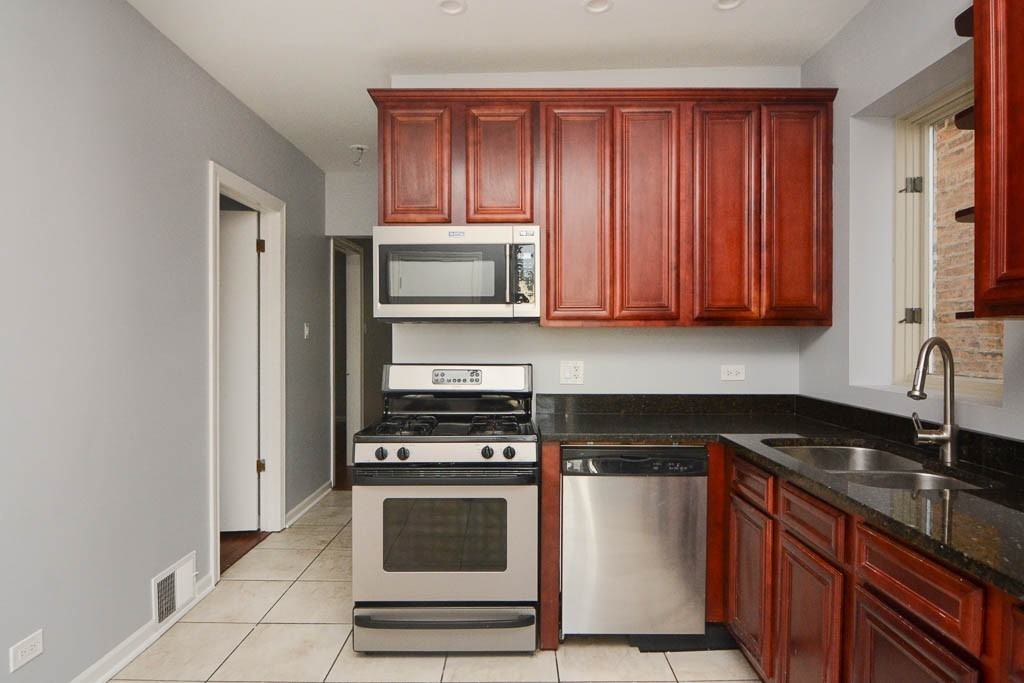3642 N Albany Ave #8Q - Photo 4 of 20