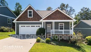 featured image of 17 Woodbridge Park Dr