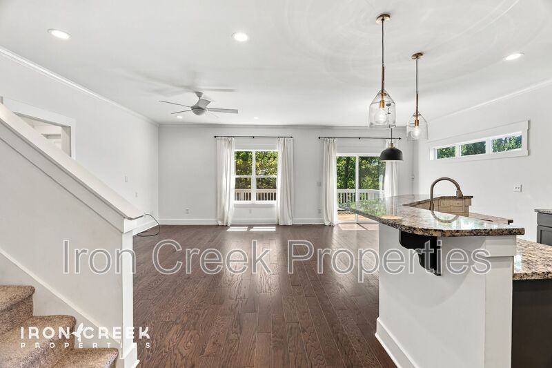17 Woodbridge Park Dr - Photo 6 of 33