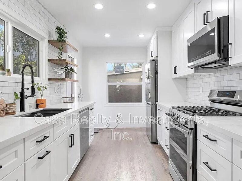 1608 Post Ave - Photo 3 of 8