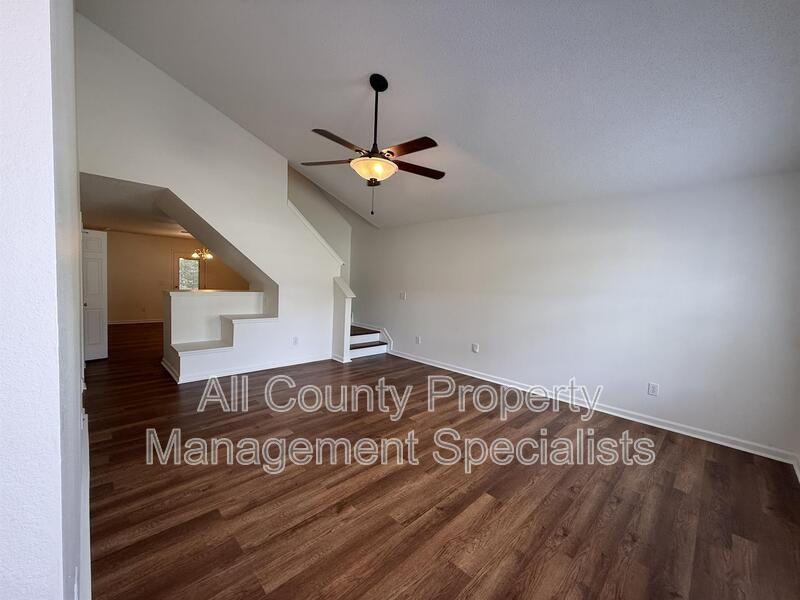 212 Aderley Oak Loop - Photo 2 of 14