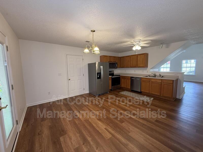 212 Aderley Oak Loop - Photo 3 of 14