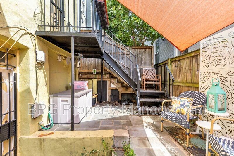 1302 S St Nw - Photo 2 of 41
