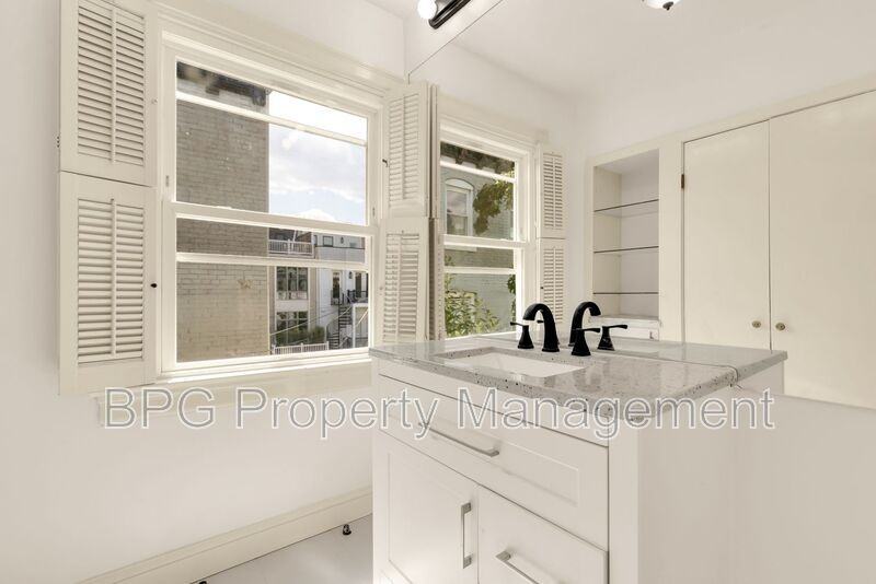 1302 S St Nw - Photo 5 of 41